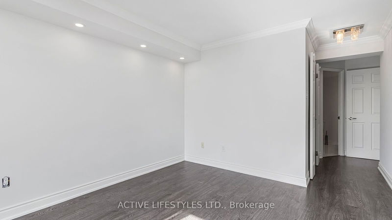  610 - 30 Harding Blvd  Richmond Hill, L4C 9M3 | Image 29