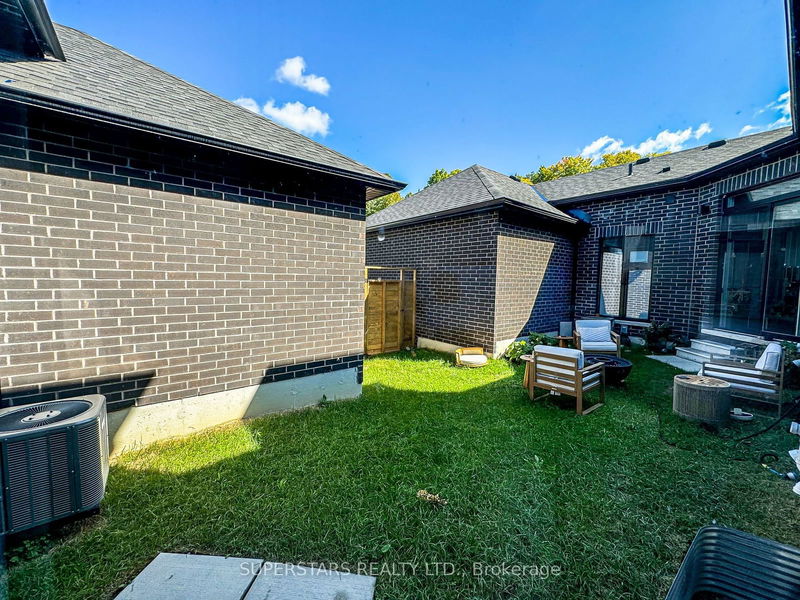 6 Vern Robertson Gate  Uxbridge, L9P 0R9 | Image 39