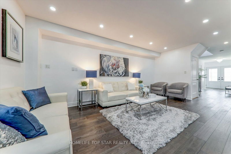 121 Casabel Dr  Vaughan, L6A 3L3 | Image 3