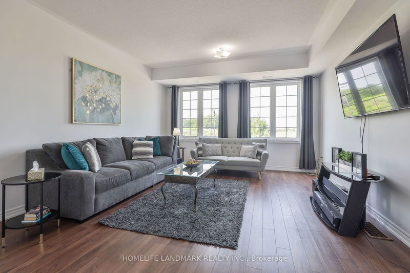 153 Rustle Woods Ave  Markham, L6B 1A8 | Image 8