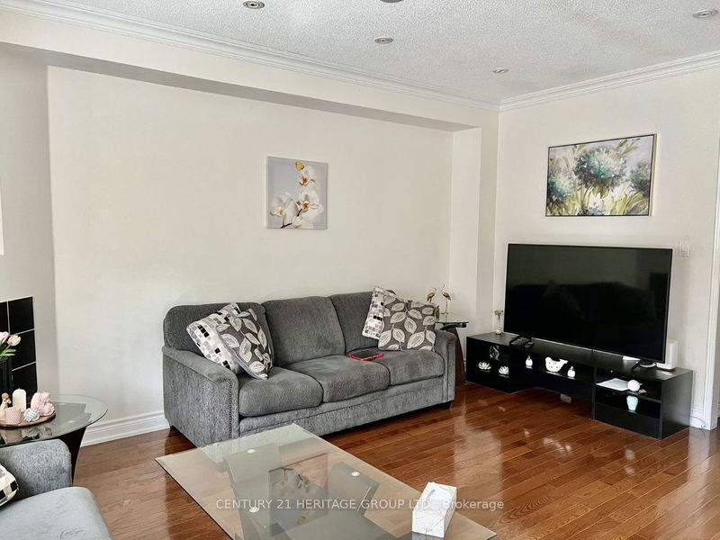 8 Picnic St  Richmond Hill, L4E 5C3 | Image 5