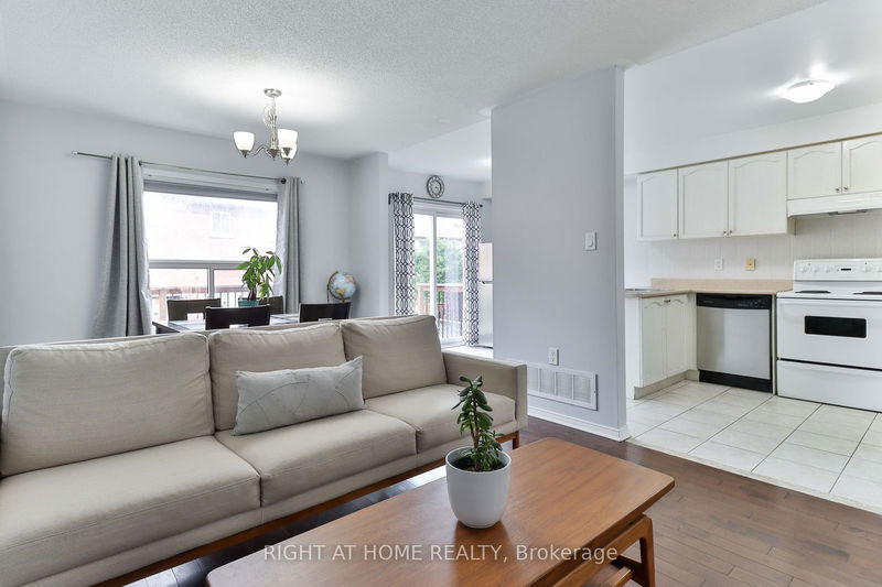 761 Joe Persechini Dr  Newmarket, L3X 2S6 | Image 18