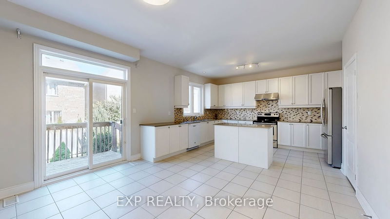 955 Ernest cousins Circ  Newmarket, L3X 0B7 | Image 10