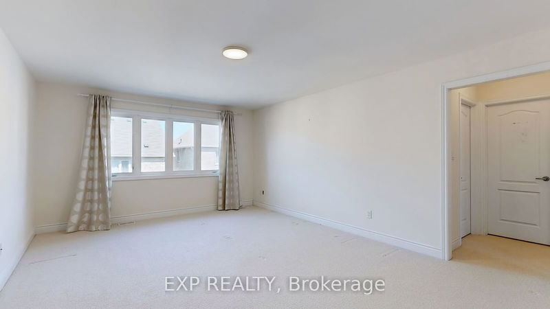 955 Ernest cousins Circ  Newmarket, L3X 0B7 | Image 12