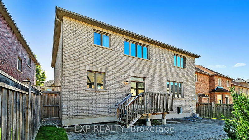 955 Ernest cousins Circ  Newmarket, L3X 0B7 | Image 30