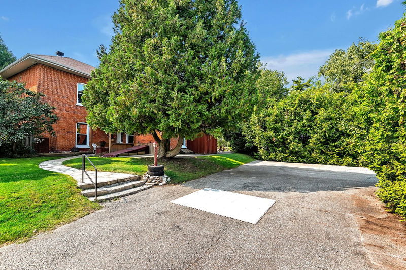 351 Hedge Rd  Georgina, L0E 1R0 | Image 10