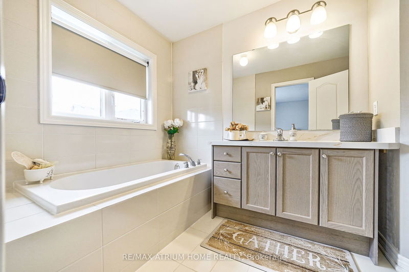 270 Wilfred Murison Ave N Markham, L6C 0S6 | Image 37