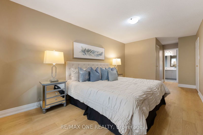 30 Elmpark Crt  Richmond Hill, L4C 9T8 | Image 22