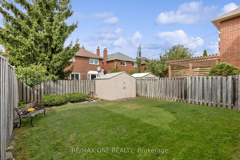 30 Elmpark Crt  Richmond Hill, L4C 9T8 | Image 35