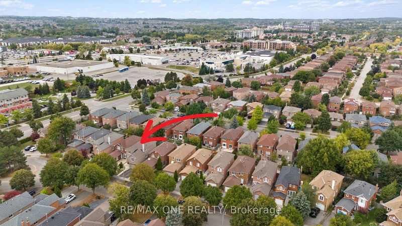 30 Elmpark Crt  Richmond Hill, L4C 9T8 | Image 37