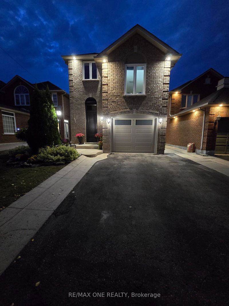 30 Elmpark Crt  Richmond Hill, L4C 9T8 | Image 38