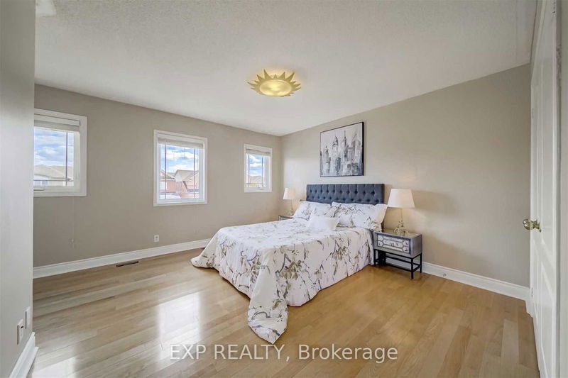 96 Spring Farm Rd  Aurora, L4G 7W7 | Image 12