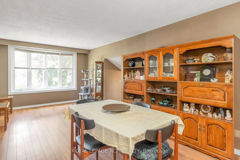 365 Parkwood Ave  Bradford West Gwillimbury, L3Z 2W9 | Image 10