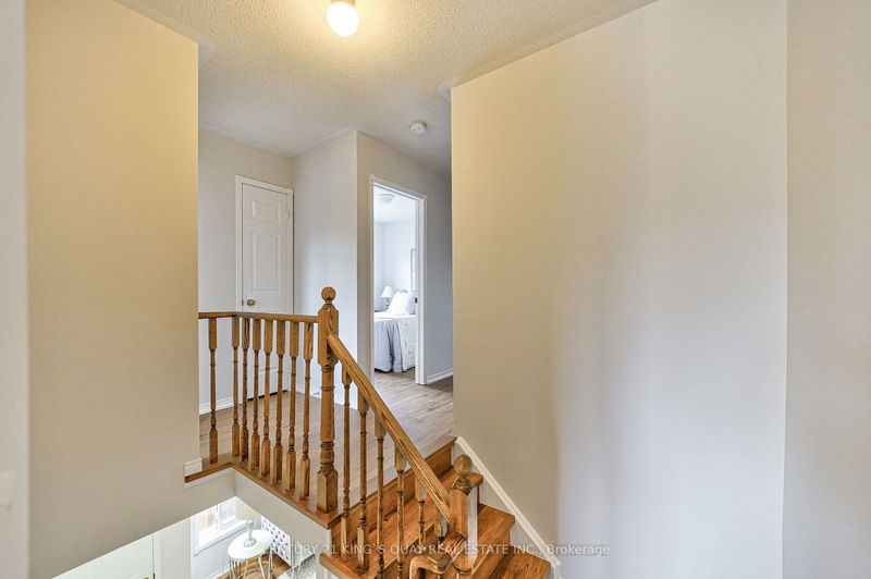 8 Hollidge Blvd  Aurora, L4G 7H2 | Image 15