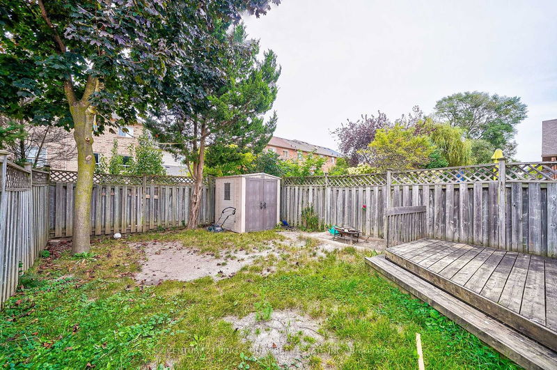 8 Hollidge Blvd  Aurora, L4G 7H2 | Image 39