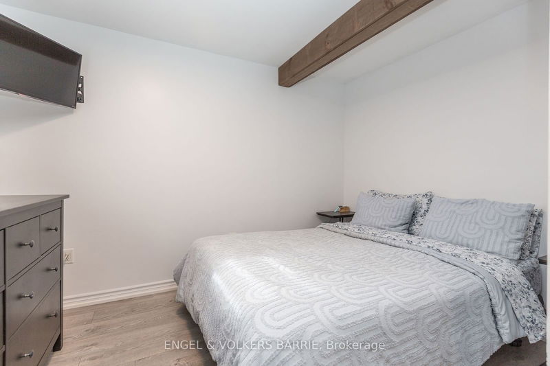 1068 Emily St  Innisfil, L0L 1C0 | Image 16