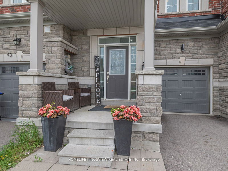 38 Veterans St  Bradford West Gwillimbury, L3Z 4H6 | Image 3