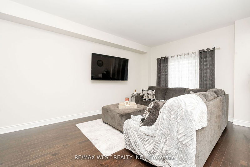 53 Janes Cres  New Tecumseth, L9R 0L8 | Image 5