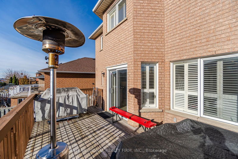 67 Rosanna Cres  Vaughan, L6A 3E3 | Image 29