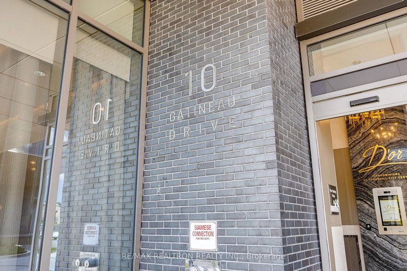 208 - 10 Gatineau Dr, Vaughan, L4J 0L2 | Image 2
