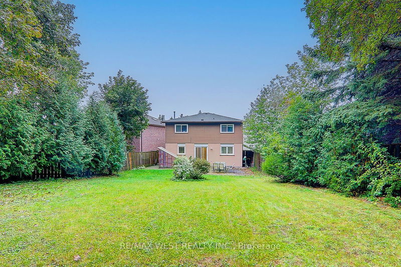 34 Park Lane Circ  Richmond Hill, L4C 6S8 | Image 39