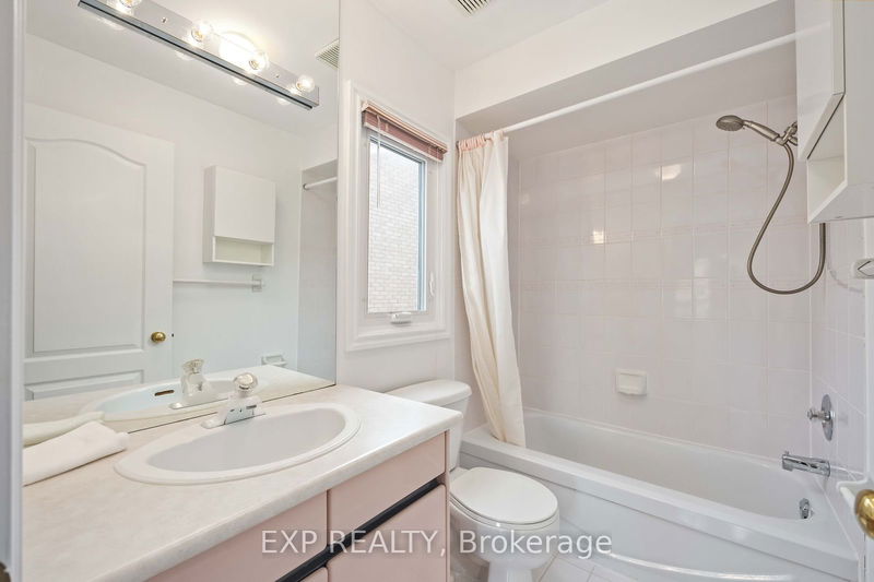 3 Hoodview Crt  Markham, L3R 0A6 | Image 36