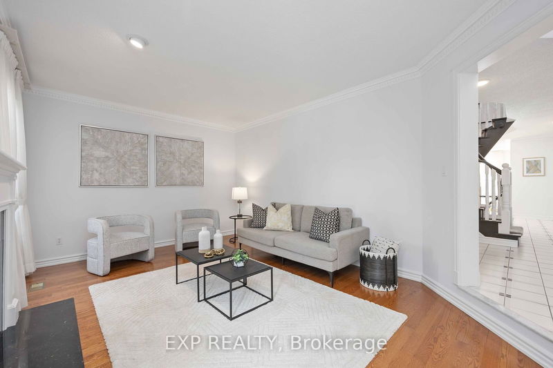 3 Hoodview Crt  Markham, L3R 0A6 | Image 5