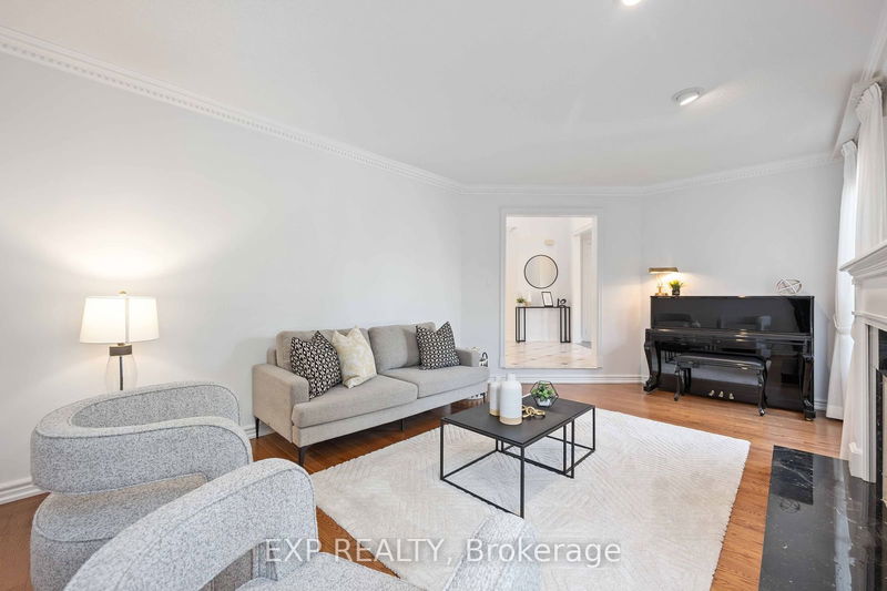 3 Hoodview Crt  Markham, L3R 0A6 | Image 6