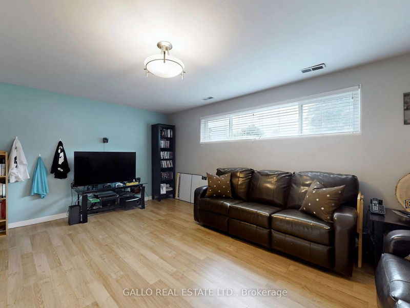 394 Glad Park Ave  Whitchurch-Stouffville, L4A 1E8 | Image 19