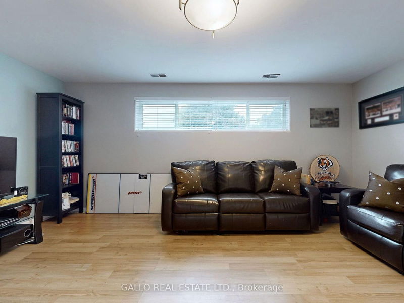 394 Glad Park Ave  Whitchurch-Stouffville, L4A 1E8 | Image 20