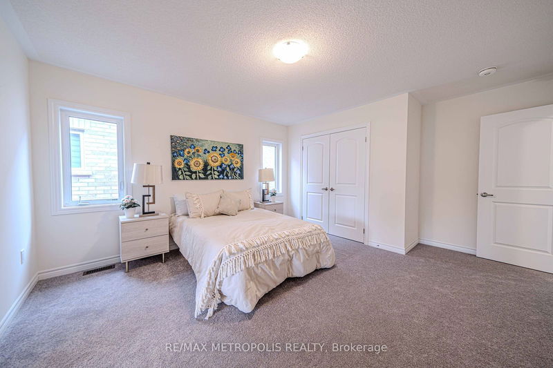 11 Upbound Crt  East Gwillimbury, L9N 0W1 | Image 32