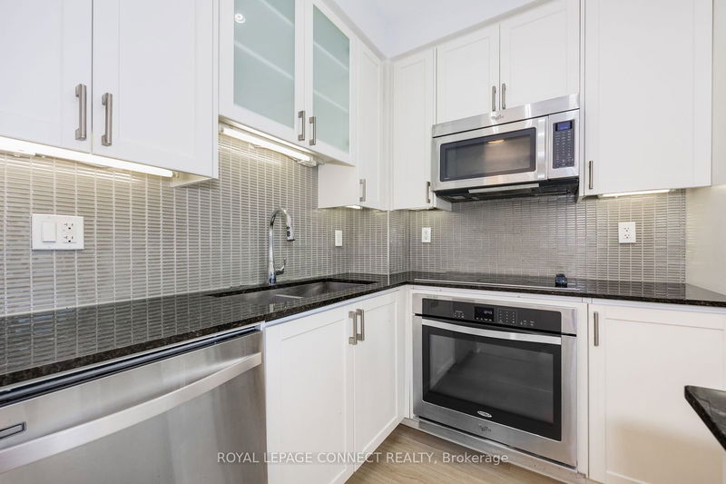  509B - 9090 Yonge St  Richmond Hill, L4C 0Z1 | Image 3