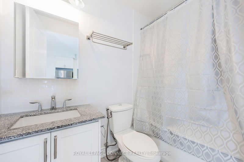  509B - 9090 Yonge St  Richmond Hill, L4C 0Z1 | Image 8