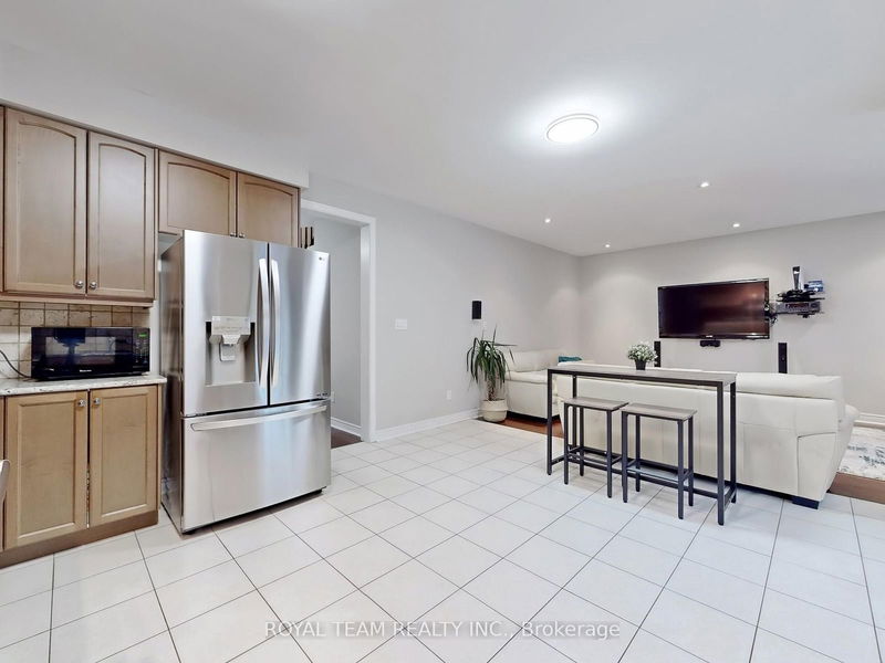 4 Church View Ave  Markham, L6C 0L6 | Image 13