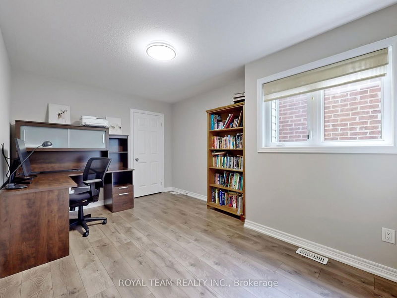 4 Church View Ave  Markham, L6C 0L6 | Image 30