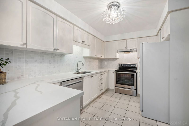 582 Pinder Ave  Newmarket, L3X 2A3 | Image 11