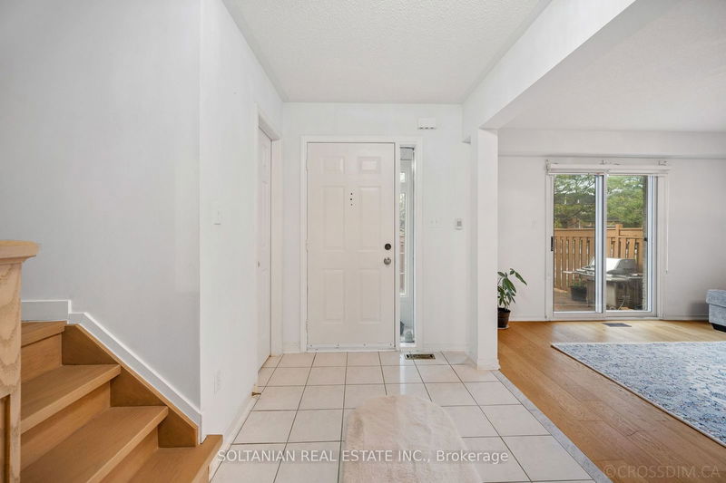 582 Pinder Ave  Newmarket, L3X 2A3 | Image 5