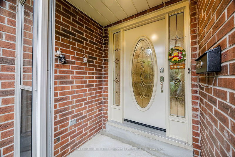 4 McPhail Crt  Markham, L3R 0C2 | Image 3