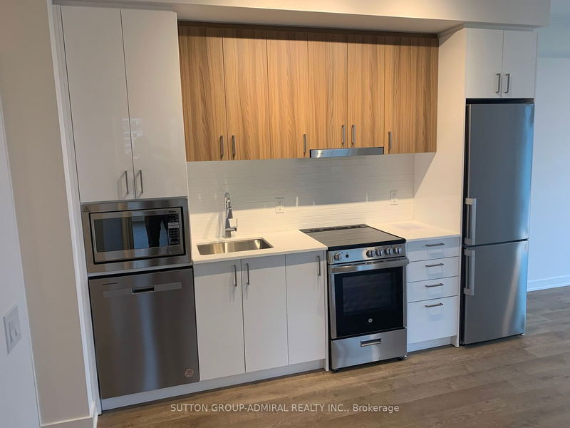 home for lease on 332-30 Upper Mall Way
