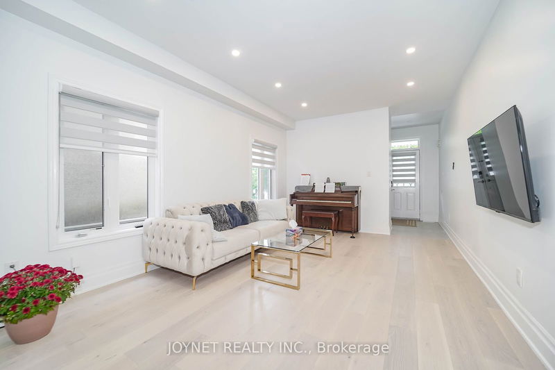 31 Asner Ave E Vaughan, L6A 0W6 | Image 4