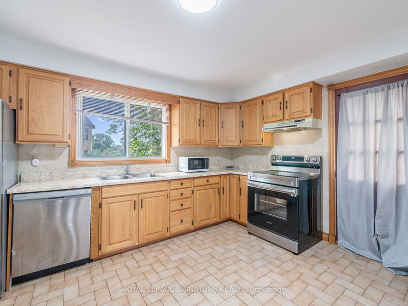 58 Oxford St  Richmond Hill, L4C 4L5 | Image 32