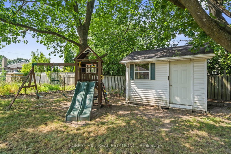 242 Lucas St  Richmond Hill, L4C 4R1 | Image 27