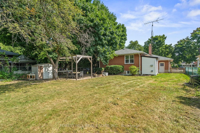 242 Lucas St  Richmond Hill, L4C 4R1 | Image 29