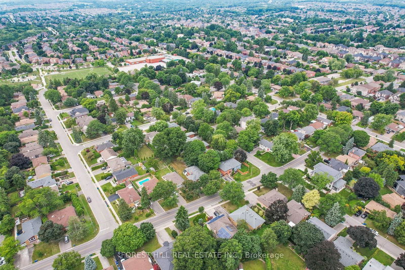 242 Lucas St  Richmond Hill, L4C 4R1 | Image 37