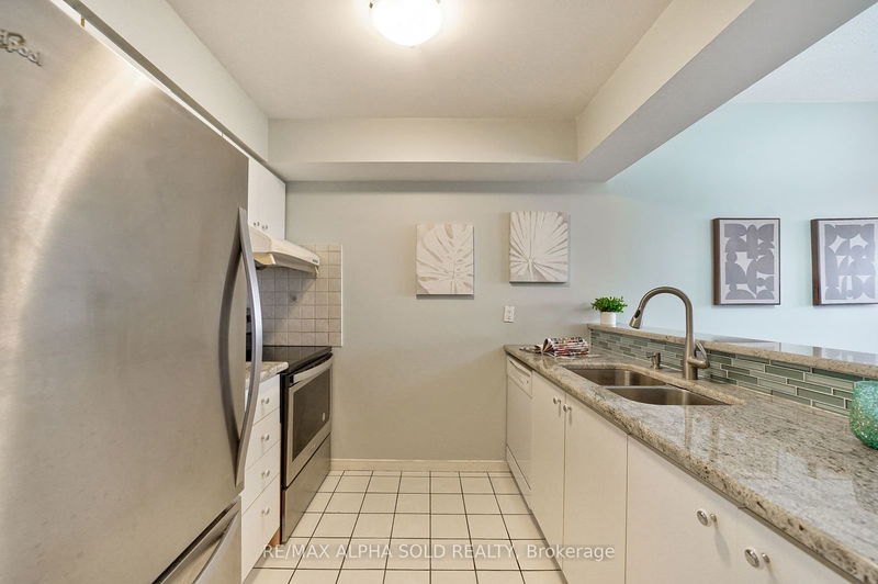  PH9 - 9 Chalmers Rd  Richmond Hill, L4B 3N3 | Image 6