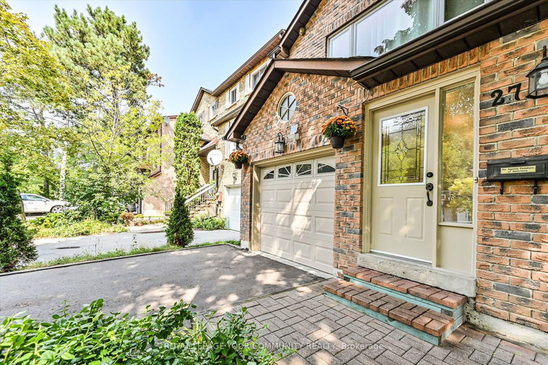 27 Cottonwood Crt  Markham, L3T 5W9 | Image 4