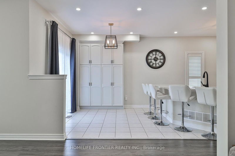 6 Raintree Cres  Richmond Hill, L4E 3T5 | Image 12