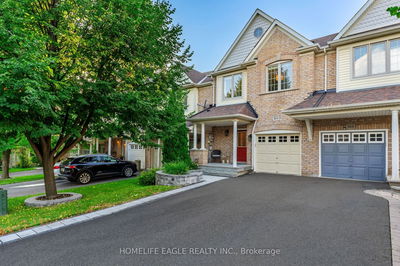 165 Hartford Cres  Newmarket, L3X 2Z4 | Image 1