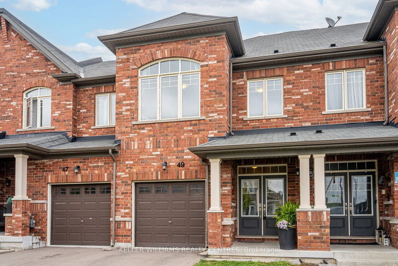 49 Selby Cres  Bradford West Gwillimbury, L3Z 0V3 | Image 1