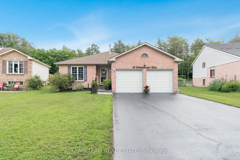 49 Nottawasaga Dr  Essa, L0M 1B0 | Image 1